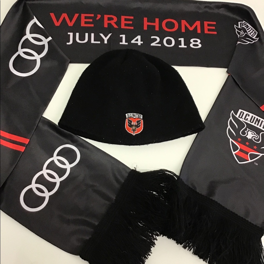 D.C. United Polyester Rally Scarf and Black Wool Hat